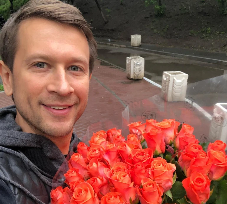 Кохаю: Ступка показався на фото зі своєю 16-річною дівчиною