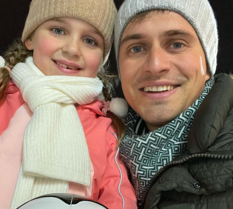 Справжній трудоголік в нашій родині: Скічко у мережі похвалився дочкою-іменинницею