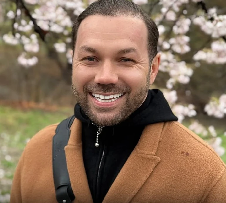 Небанальна сукня та аксесуари з історією: Андре Тан порадив, що вдягти на Великдень