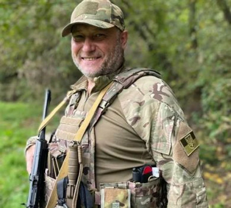 Ярош у вишиванці як в Бандери показався зі своїми найкращими у світі онучками. ФОТО