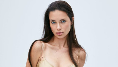 44-річна Ліма у тоненьких стрінгах та з крилами янгола оголосила про повернення на шоу Victoria's Secret. Фото