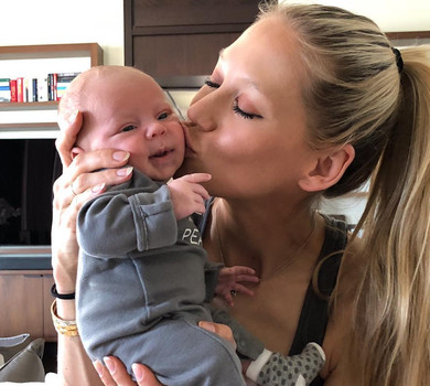 Курнікова на рідкісному фото показала трьох дітей від Іглесіаса