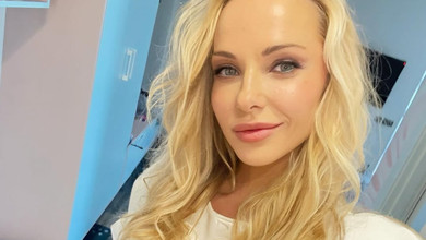 Трегубова у міні та на підборах показала, як виглядає о 7 ранку. Фото