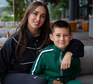 Додаємо гучності: Різатдінова з 7-річним сином ушкварили танок під трек Jerry Heil