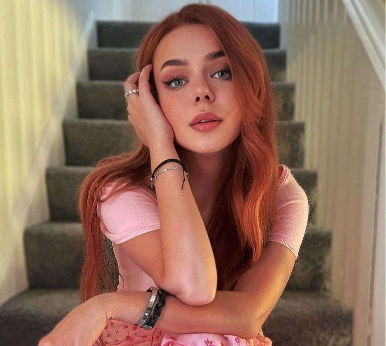 Гросу надула губенята для селфі з найсолодшим ведмедем