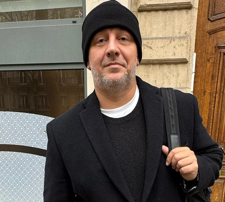 Потап у стильних луках похвалився своїми подорожами Європою