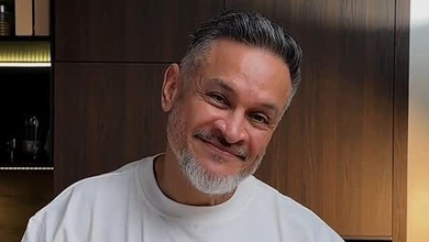 Легкий та смачний: Хіменес-Браво показав, як приготувати бутерброд із омлетом та начинками до сніданку