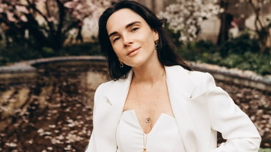 З гримом, зачіскою, стилістом: донька Мірошниченків дебютувала як актриса в кліпі відомої співачки. Фото