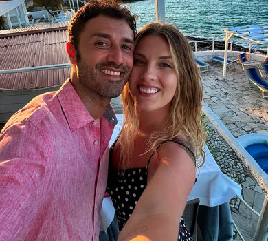 Харлан у пір'ї та паєтках показалася з коханим на вечірці в стилі Великого Гетсбі. Фото