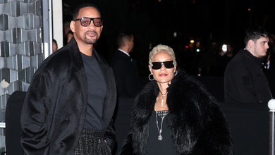 Чорне хутро, твід і шипи: Вілл Сміт з дружиною вигуляли ефектний фемілі-лук на модний показ сина в Парижі. Фото