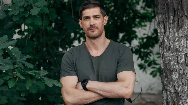 Трагічна смерть батька і відмова від алкоголю: цікаві факти про зірку Кіллхауса Сергія Стрельникова