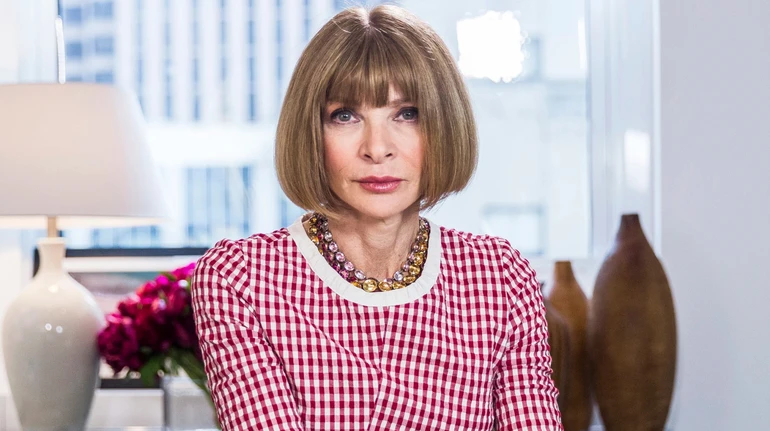 Рідкісна поява: Анна Вінтур разом із 38-річною дочкою вигуляли весняні луки на Бродвеї. Фото