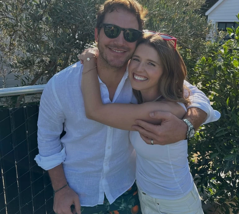 Онуці Шварценеггера 5 років: як дівчинку вітали батьки. Фото