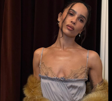 Все серйозно: Зої Кравіц підловили в обіймах відомого співака. Фото