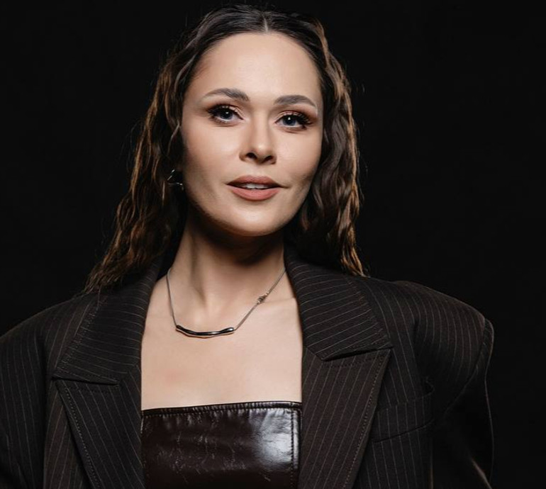 Немає за що виправдовуватися: Саніна пояснила свою позицію щодо проживання її чоловіка за кордоном