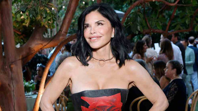 Дружина Безоса у Франції вигуляла черговий яскравий лук і мікроторбу за $15 тисяч