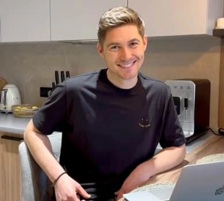 Остапчук повідомив, коли переїде з дружиною в дім, що частково належить його колишній