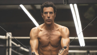 Це не ШІ: 53-річний Саша Барон Коен вразив трансформацією, посвітивши м'язами у фітнесглянці