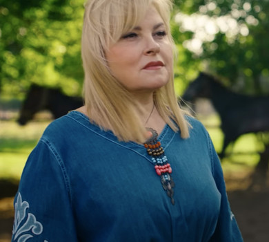 Розлюбити не вийде: Бурмака повернулася в юність в емоційному кліпі з Vlad Darwin. Відео