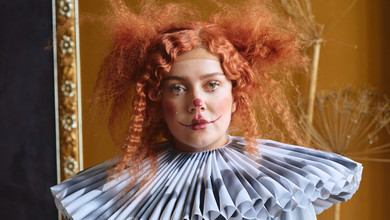 KOLA в образі клоуна скинула маски та показала справжню себе. Відео