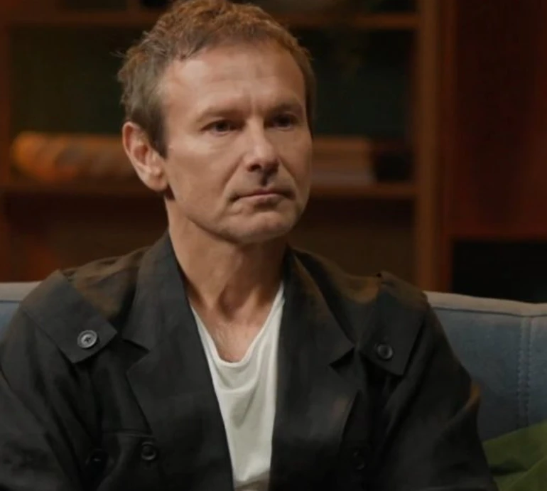 Вакарчук у кадрах з фільму про Океан Ельзи вперше показав личка своїх дітей. Відео