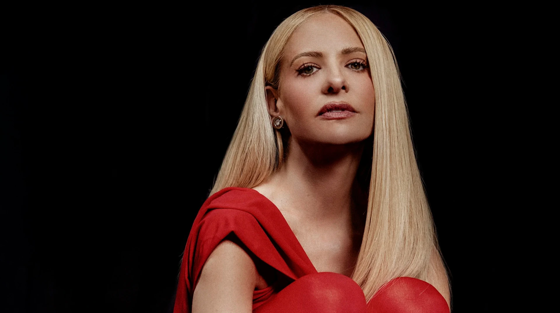 48-річна Сара Мішель Геллар у мінішортах та волохатій шубі попозувала для глянцю та розповіла про баланс між роботою і родиною