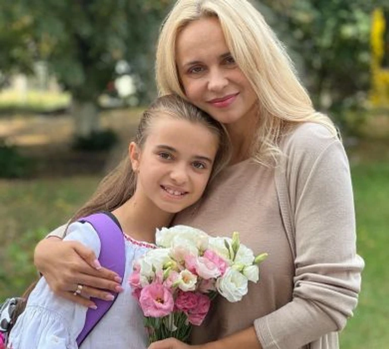 Ребрик відвела до школи свою найгарнішу україночку. ФОТО