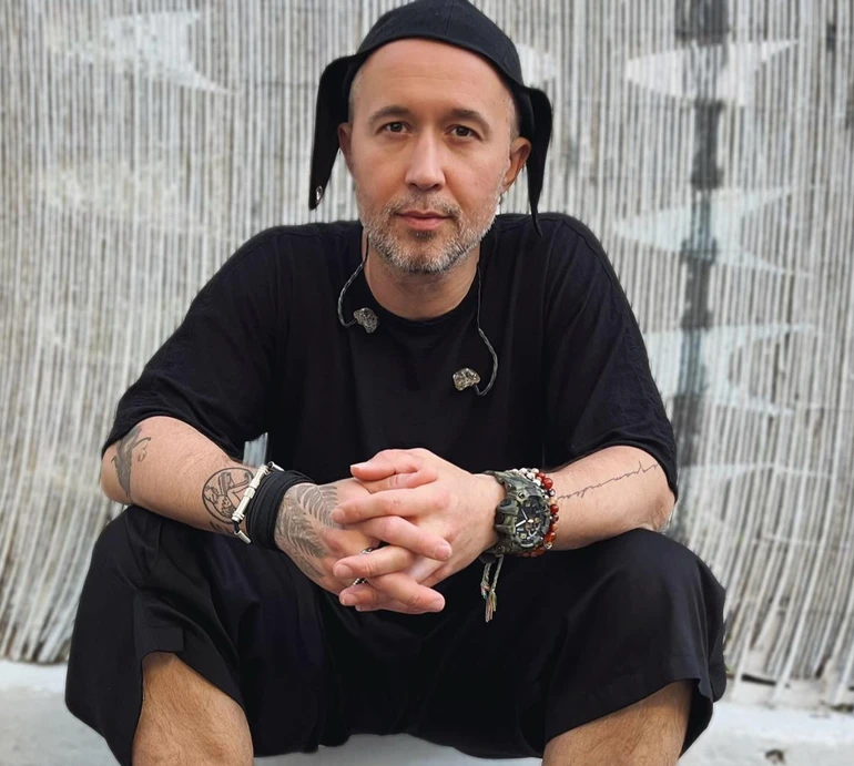 Бабкін показав, як здивував сам себе у крижаній воді. Відео