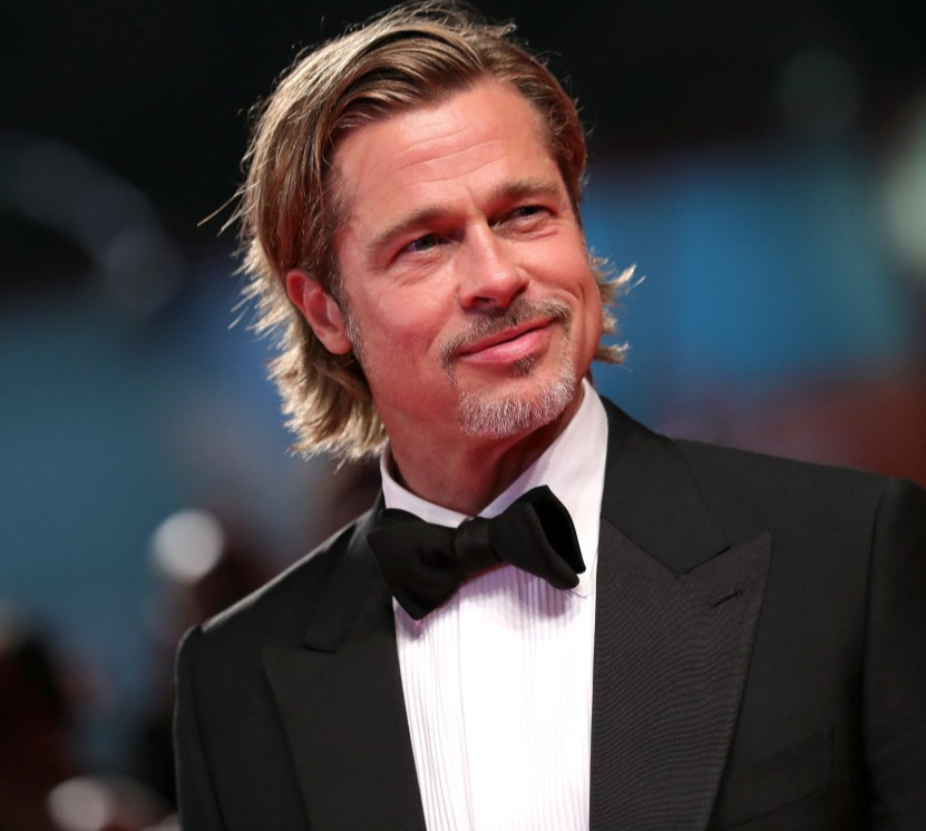 Бред Пітт у Англії засвітився з оновленою зачіскою. Фото