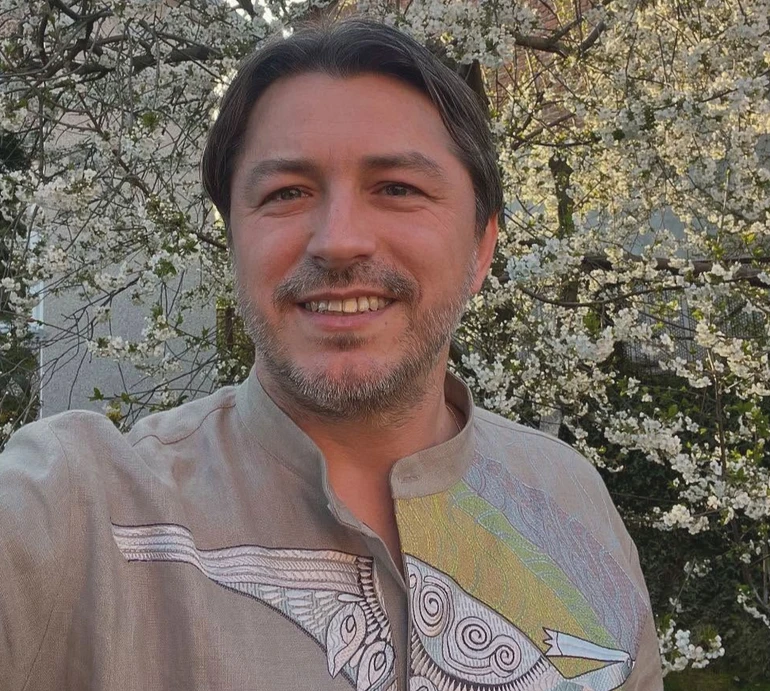 Дякую тобі за життя: Притула щемким дописом привітав маму з 70-річчям та показав себе немовлям із нею та братом