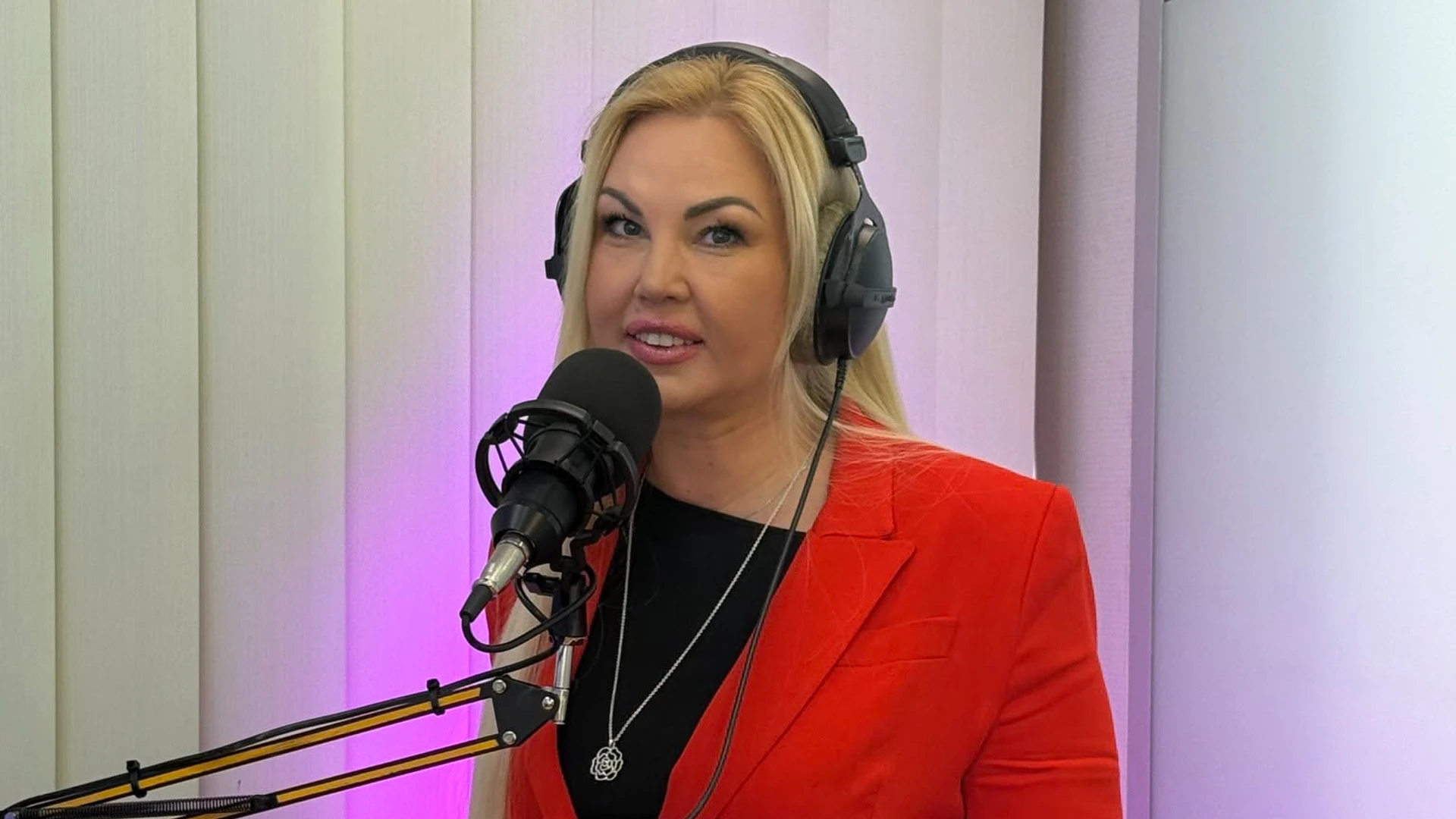 Які ви су*а, експерти усі!: Камалія різко відповіла критикам своїх танців на військовому бронеавті