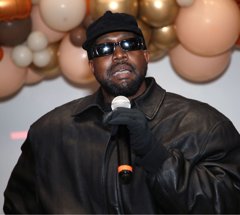 Я щиро вибачаюся: Каньє Вест після своїх антисемітських зашкварів звернувся до єврейської спільноти