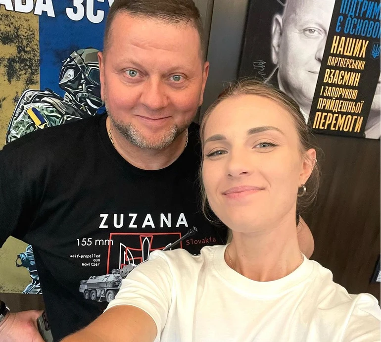 Під захистом Залужного: Харлан похизувалася ФОТО із головнокомандувачем ЗСУ