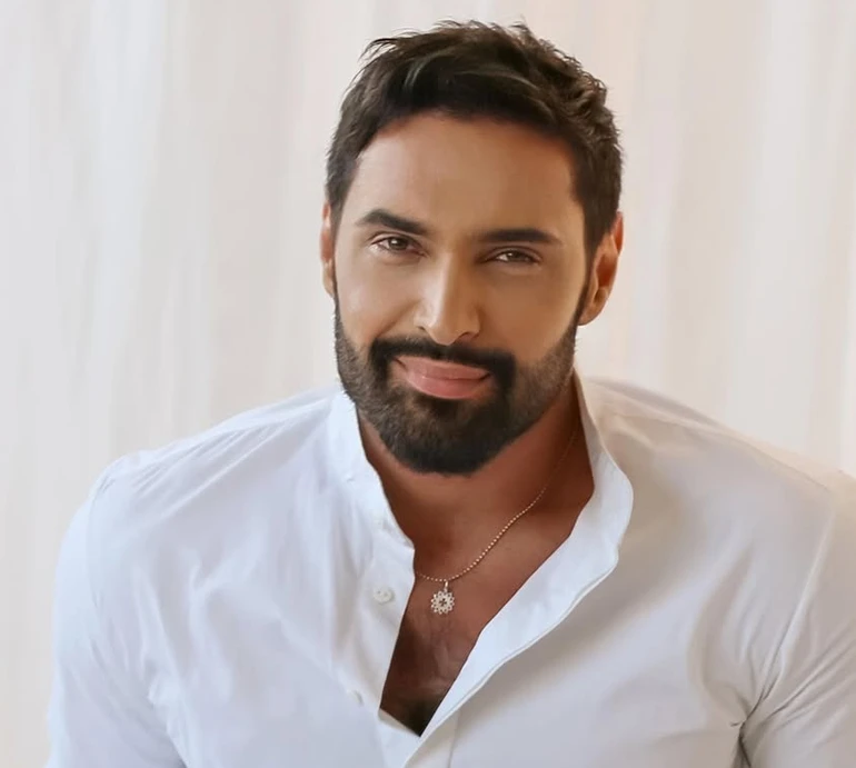 Зростай, наше пташенятко: Козловський привітав сина з першим днем народження. Відео