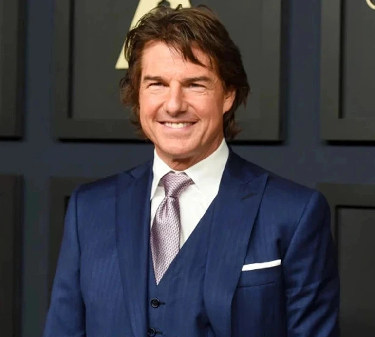 Тома Круза знову підловили на прогулянці з колишньою Аффлека у день її 37-річчя