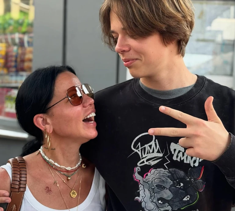 Мама-друг: Горова показала кумедні кадри з дітьми та назвала свої правила виховання