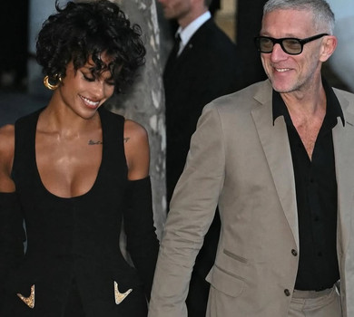 Кохана Касселя показала їхнього 9-місячного сина у тата на руках та себе в бікіні на відпочинку. Фото