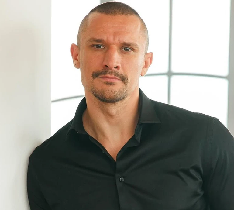 Безцінний час: Холостяк Цимбалюк позбирав гриби з батьками у лісі