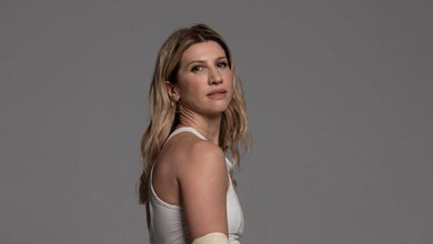 Страх і тривожні думки: Луценко у тренчі та мінішортах пояснила, як і чому треба знімати напругу з тіла