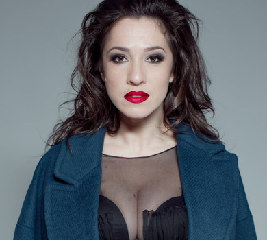 У мене також є нюдси: Наталка Карпа підтримала Тополю власним пікантним фото, яке зробив чоловік