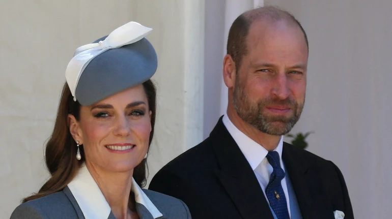 Елегантність з вайбом мілітарі: Міддлтон у сірому пальті з білим кантом зустрічала президента Нігерії у Віндзорі