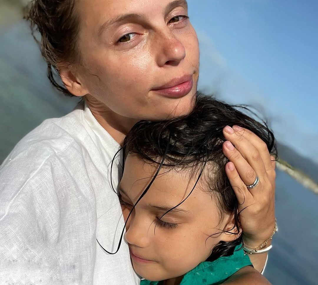 Моя Кайка: Ірена Карпа архівними та свіжими кадрами привітала з 14-річям своє янголятко