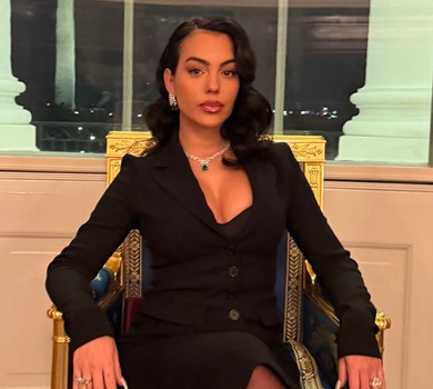 Наречена Роналду вигуляла декольтований total black на прем'єру фільму про Меланію Трамп у Білому домі