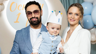 Дружина Козловського в купальнику показалась у басейні з 1-річним сином. Фото