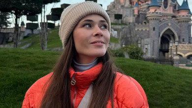 Саніна у вушках Мікі Мауса показала, як розважалася з сином у Парижі. Фото