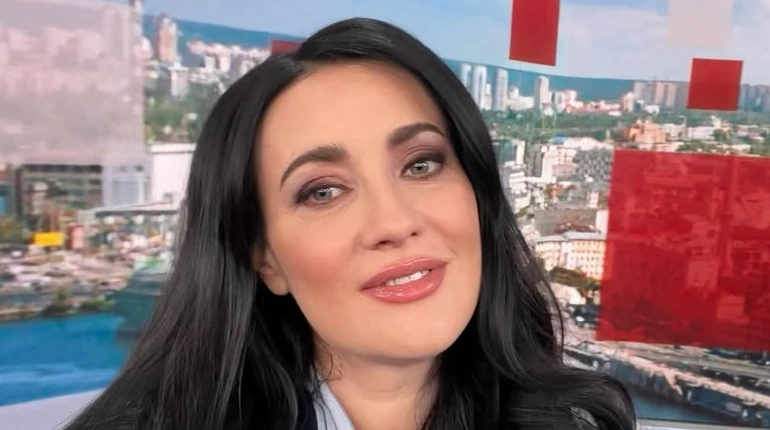 Шедевр: Вітвіцька навчила, як приготувати яблучний наполеон
