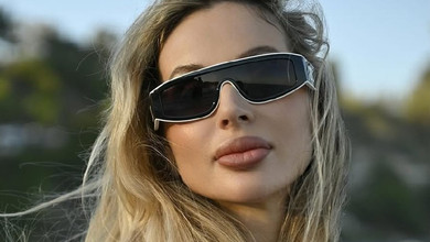 Лобода у ліфі й мінішортах наробила ніжних фото у Малібу