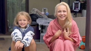 Мамські мудрості: Ребрик показала, як допомагає доньці вчити вірш. Кумедне відео