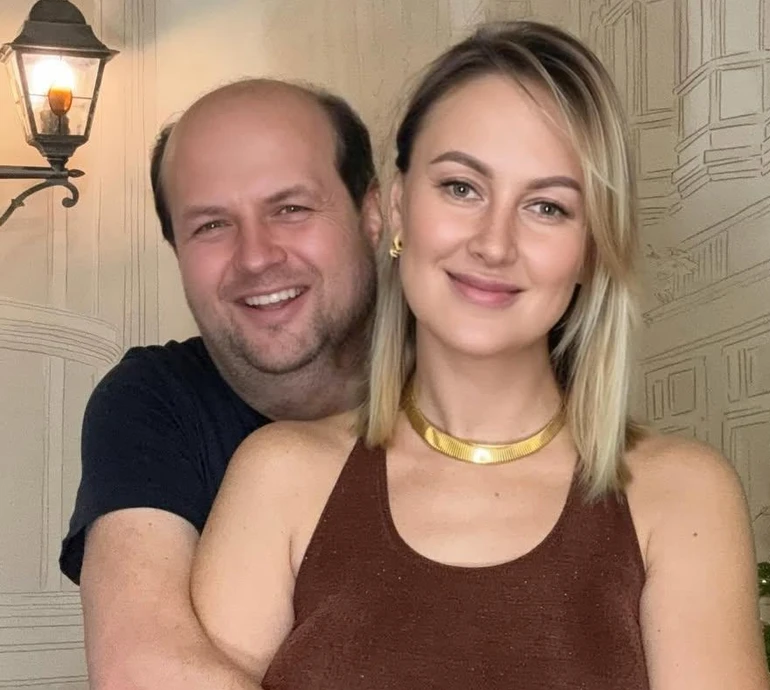 Така різна, така рідна: Бронюк у день народження коханої адресував їй палке привітання