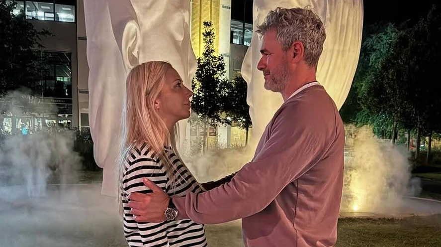 Матвієнко притулилася до Мірзояна для романтичного селфі